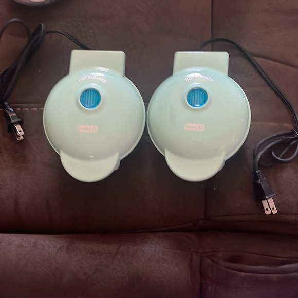 Dash mini waffle Iron & Grill. Seagram green color. New out of box. - Picture 1 of 3